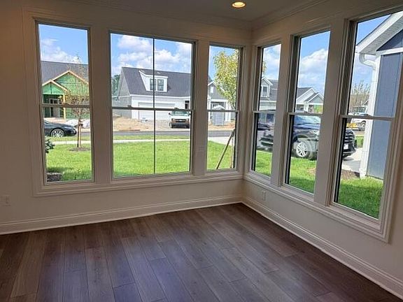 4th image of 3241 Natal Ln