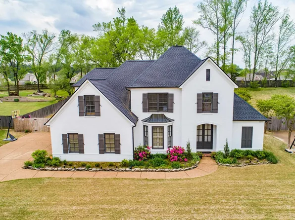 10279 Herons Ridge Dr, Lakeland, TN 38002