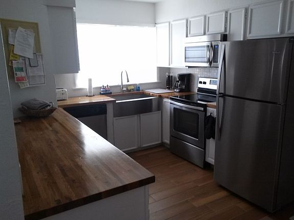 3rd image of 1449 N Grandview Ave