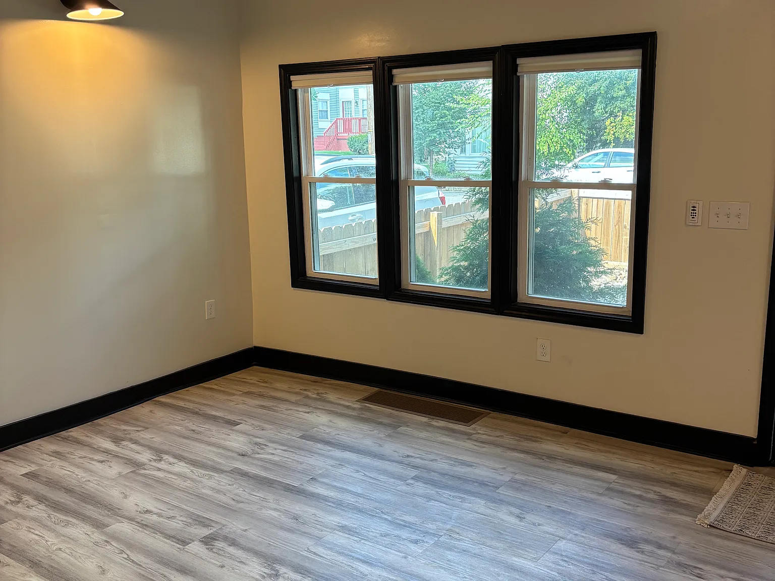 114 Stevenson Ave — Photo 2