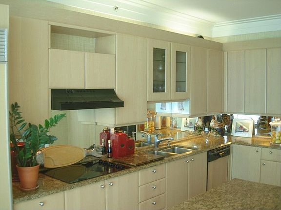 5th image of 300 S Pointe Dr APT 2602