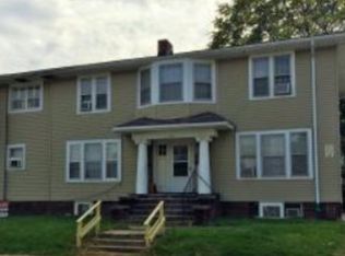 714 Madison Ave APT 6, Charleston, IL 61920