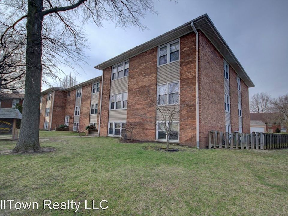 1st image of 834 11th Street Ct APT 303