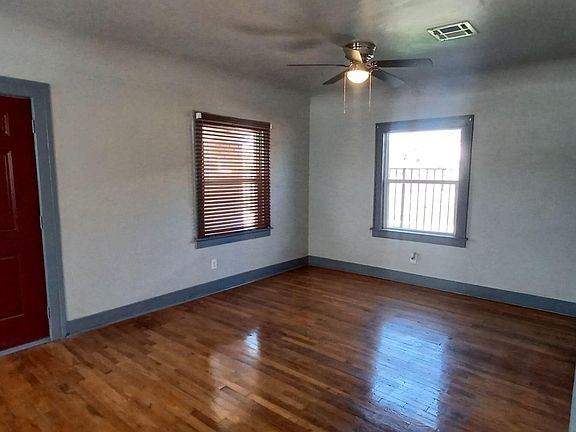 3rd image of 4108 Pershing Dr
