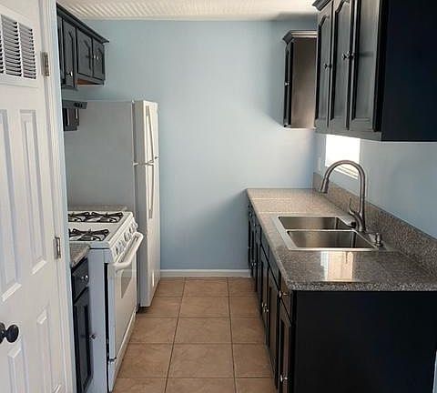 4th image of 1434 W 85th St