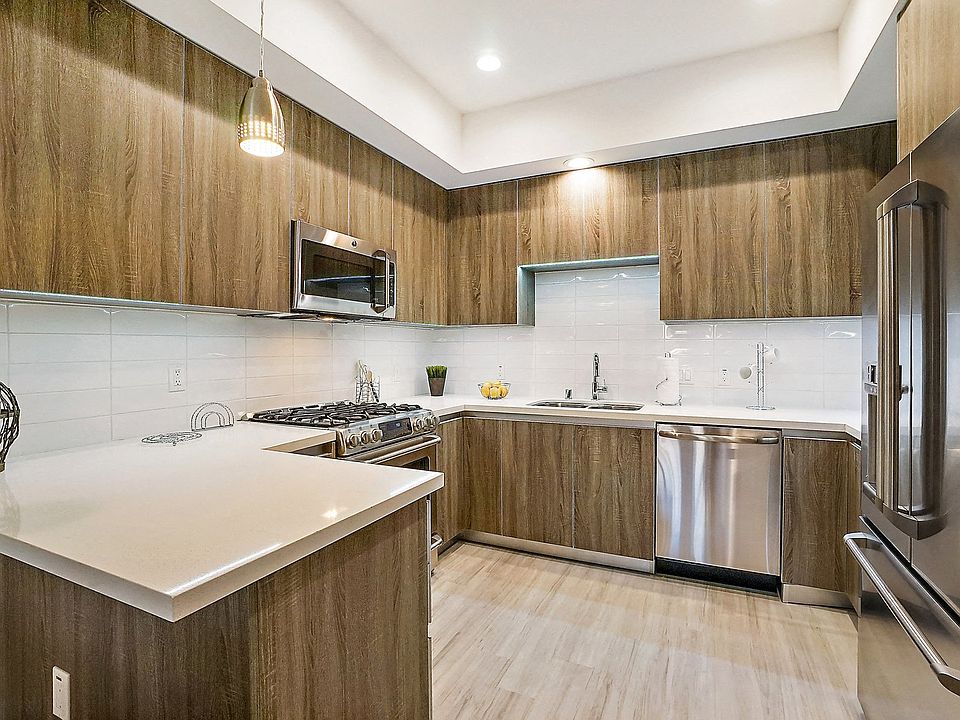 1st image of 5420 Yolanda Ave #209