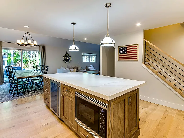 10 Villa Ave — Photo 3