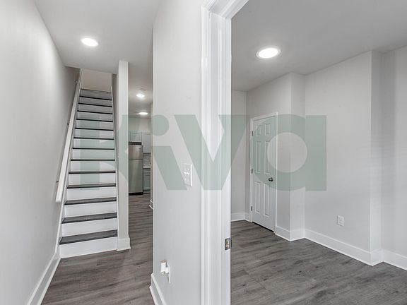 3rd image of 3329 N Sydenham St #1