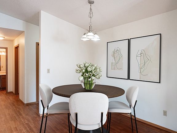 Fargo, ND Rosegate Apartments | 21A | Dining