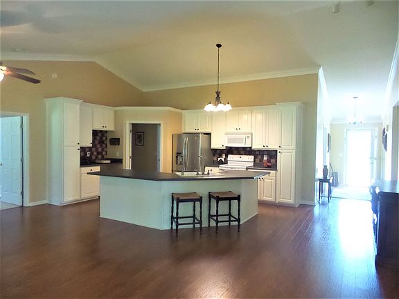 5th image of 190 Williams Dr