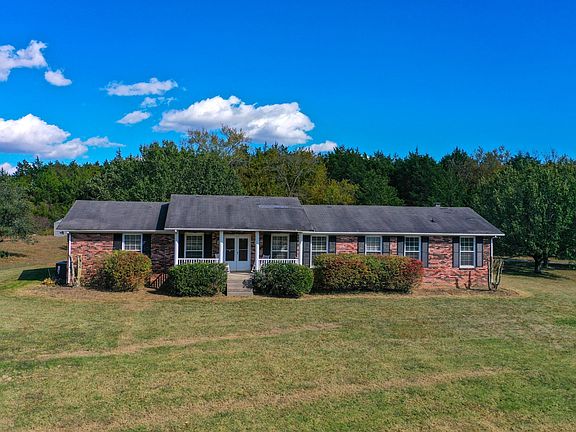 5th image of 922 Hickory Hills Dr
