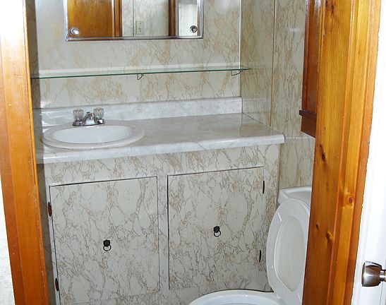 Half Bath, off 1st Flr BR