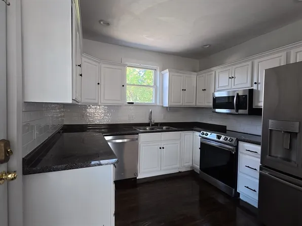 184 Perkins Ave, Brockton, MA 02302