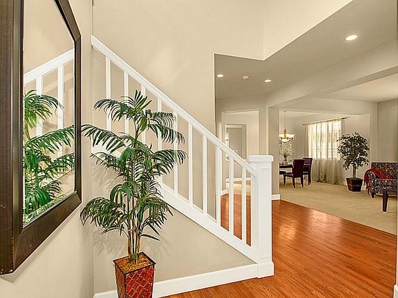 3rd image of 17805 NE 120th Way