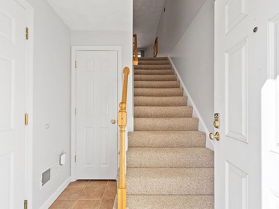 3rd image of 81 Salem Rd Unit 31