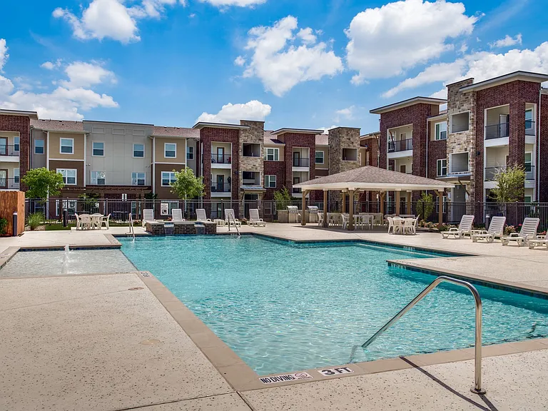 Palladium Glenn Heights — Photo 25