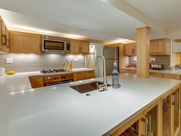 2234 NW Johnson St — Photo 5