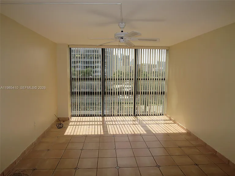 600 NE 36th St #517 — Photo 10