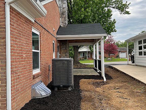5th image of 12821 Cathedral Ave