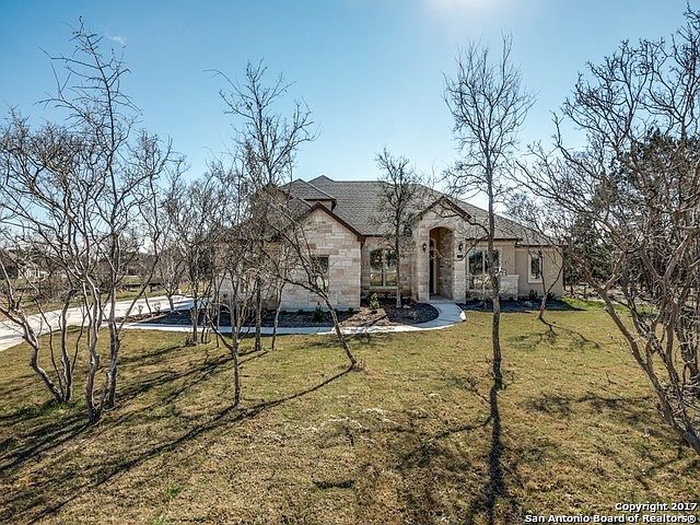 1st image of 792 Cambridge Dr
