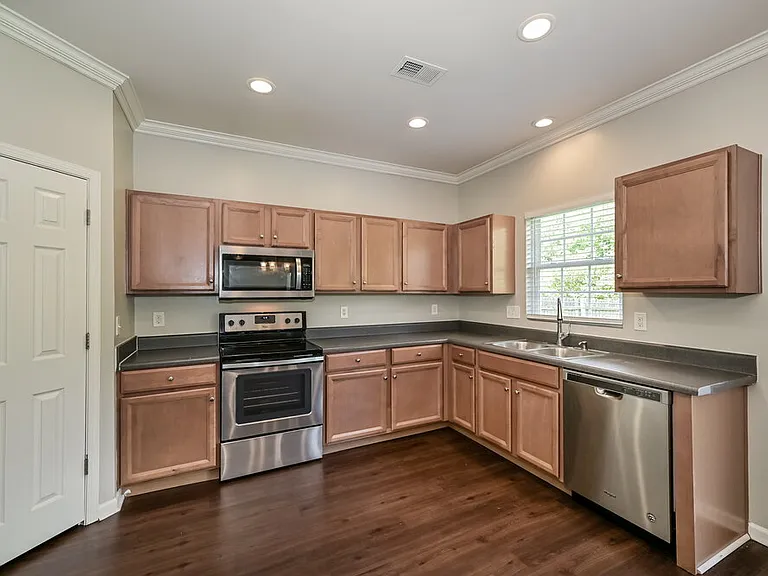 1016 Solomon Ln — Photo 8