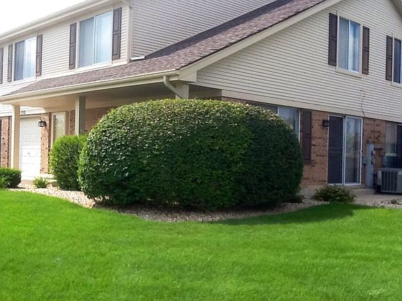 2nd image of 9318 142nd St