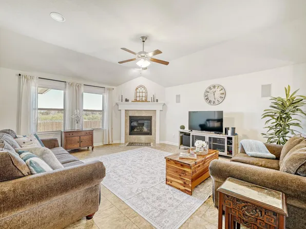 831 Oyster Crk, Buda, TX 78610