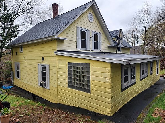5th image of 122 Sanborn St