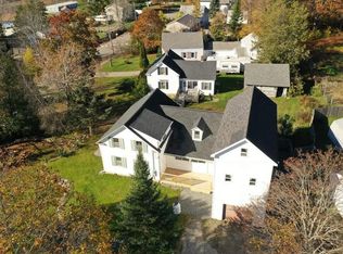 1074 School St, Veazie, ME 04401