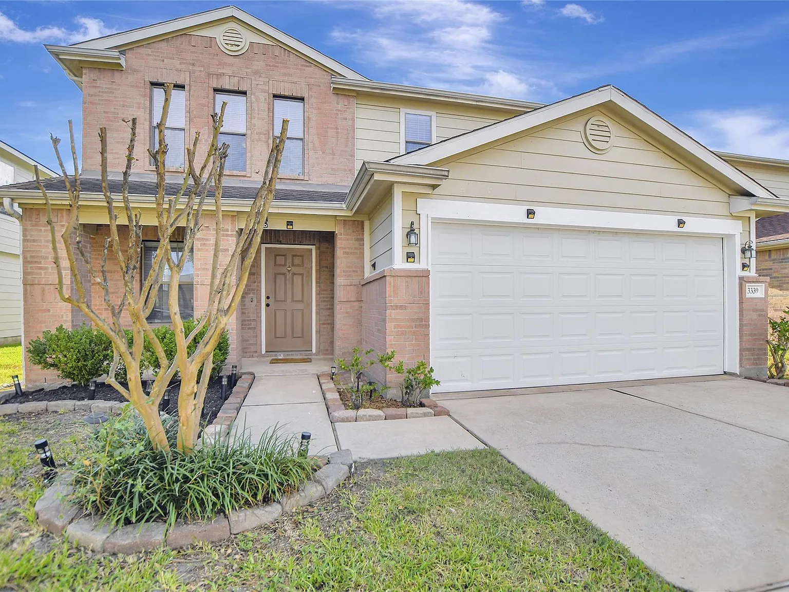 3 bed, 2.5 bath, 2132 sqft, $2,100 — Photo 4