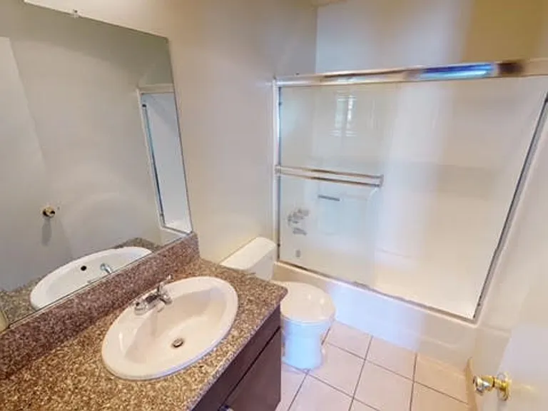FRA - Francis Apartments — Photo 17