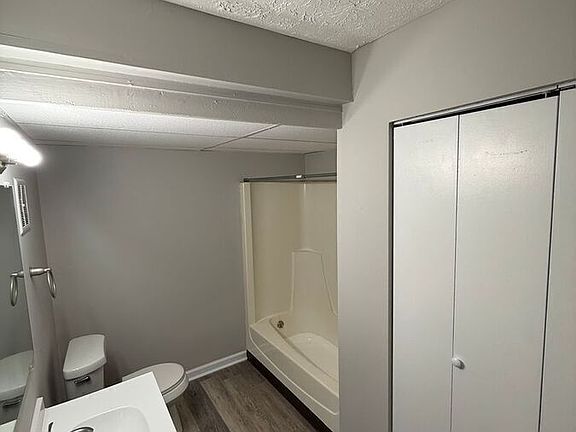 3rd image of 2074 Fairmont Ct #2