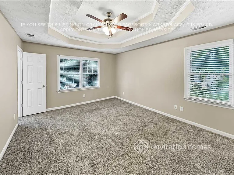 4611 Pine Harbor Ct NE — Photo 12