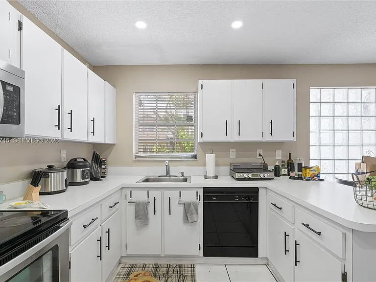 14606 SW 122nd Pl #14606 — Photo 5