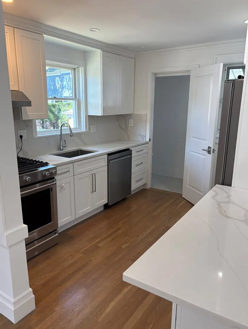 3 bed, 1271 sqft, $5,950 — Photo 4