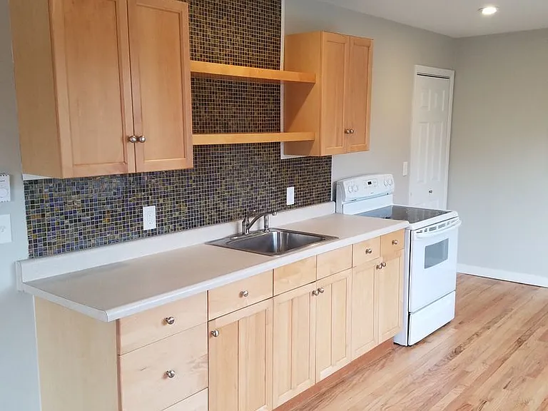 Green Lake Apartments — Photo 7