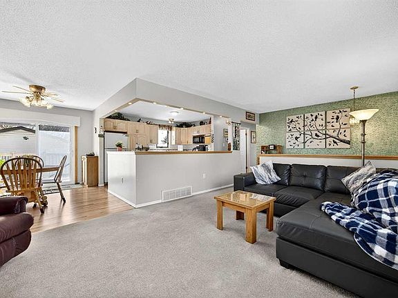 5th image of 152 S Maddock Way NE