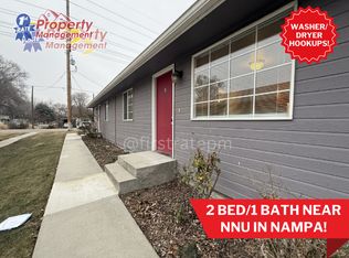 1221 S Elder St UNIT B, Nampa, ID 83686