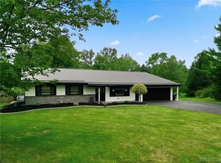 5189 Bussendorfer Rd, Orchard Park, NY 14127