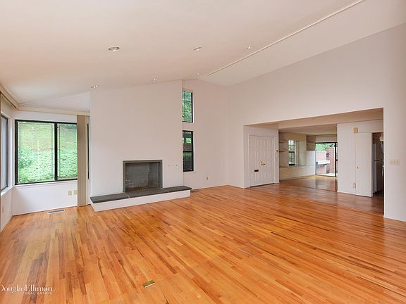 5th image of 195 Heron Ln