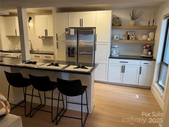 4924 Sardis Rd APT E, Charlotte, NC 28270