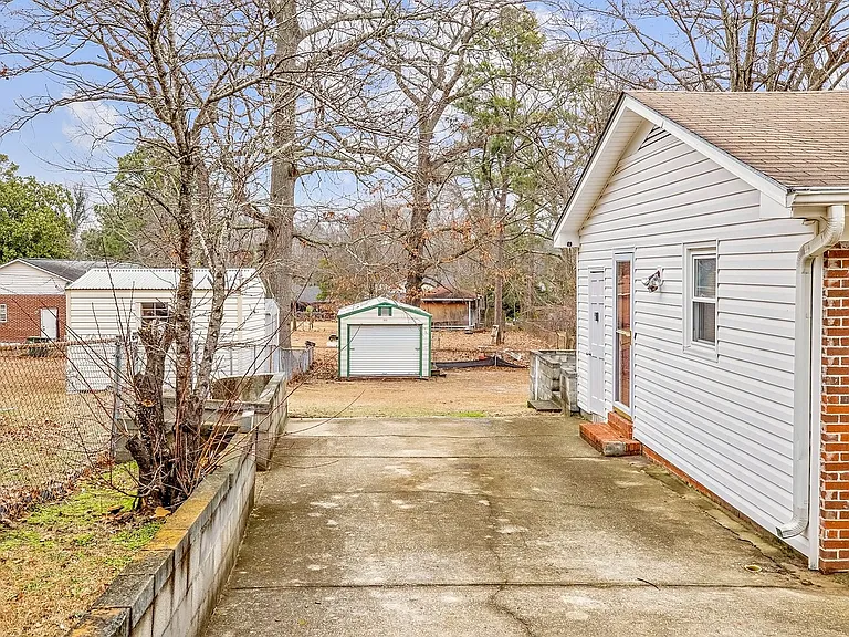 6132 Dandy Loop Rd — Photo 4