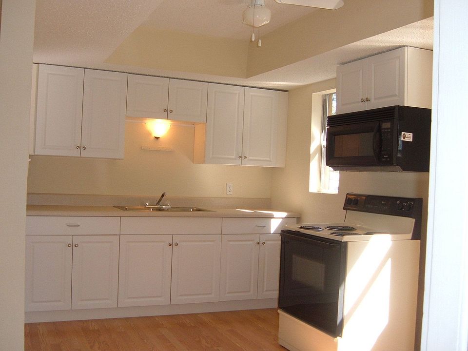 2nd image of 9325 90th St