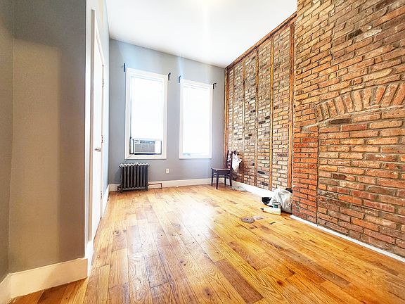 3rd image of 19 Park St #1R