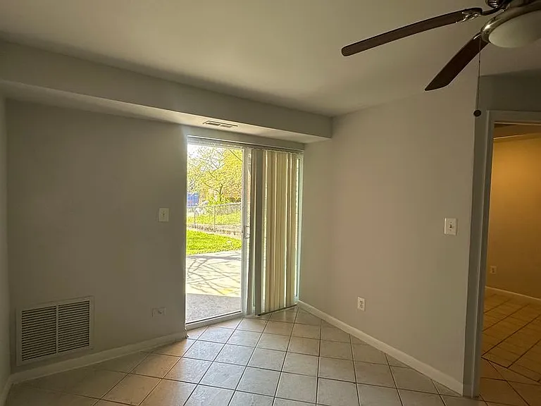 1911 W Baltimore St — Photo 10