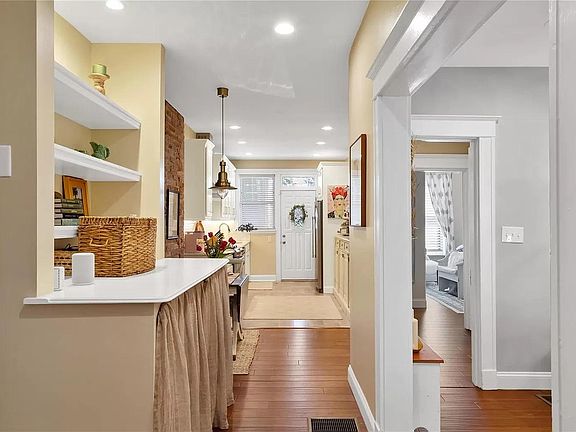 4th image of 1716 Waverly Pl