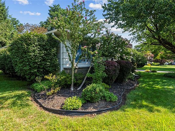 4th image of 66 Northwick Dr