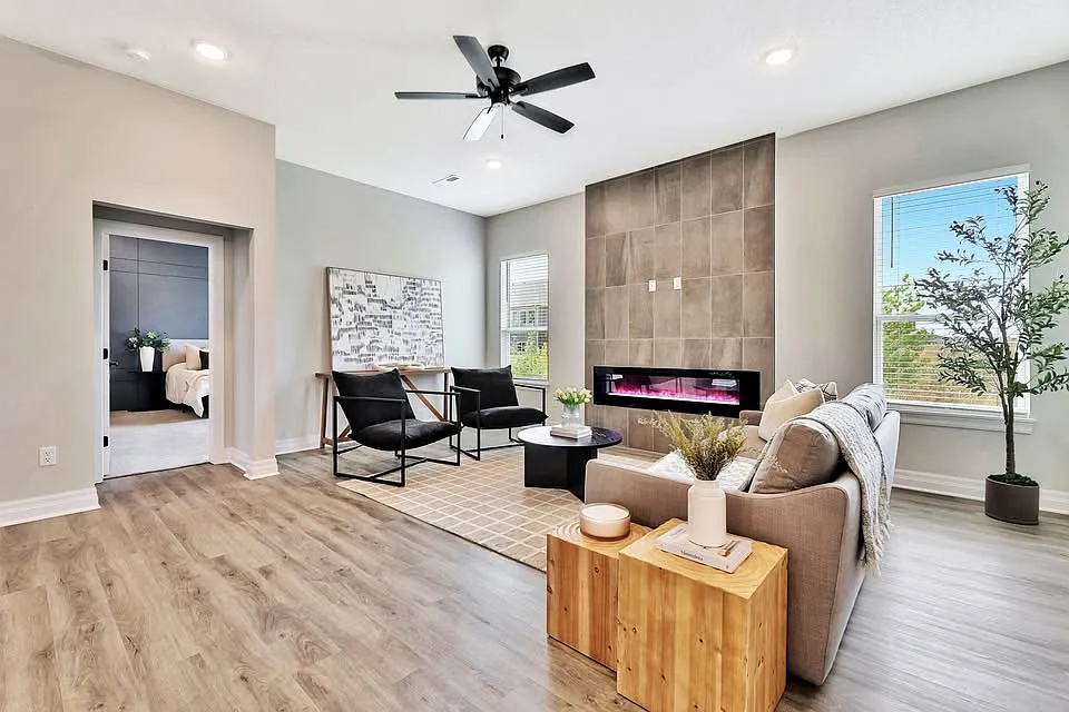 4658 West Emerald Bay Court - 1 — Photo 2