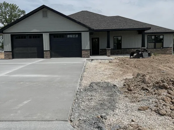 5322 Thornridge Ct, Jefferson City, MO 65109