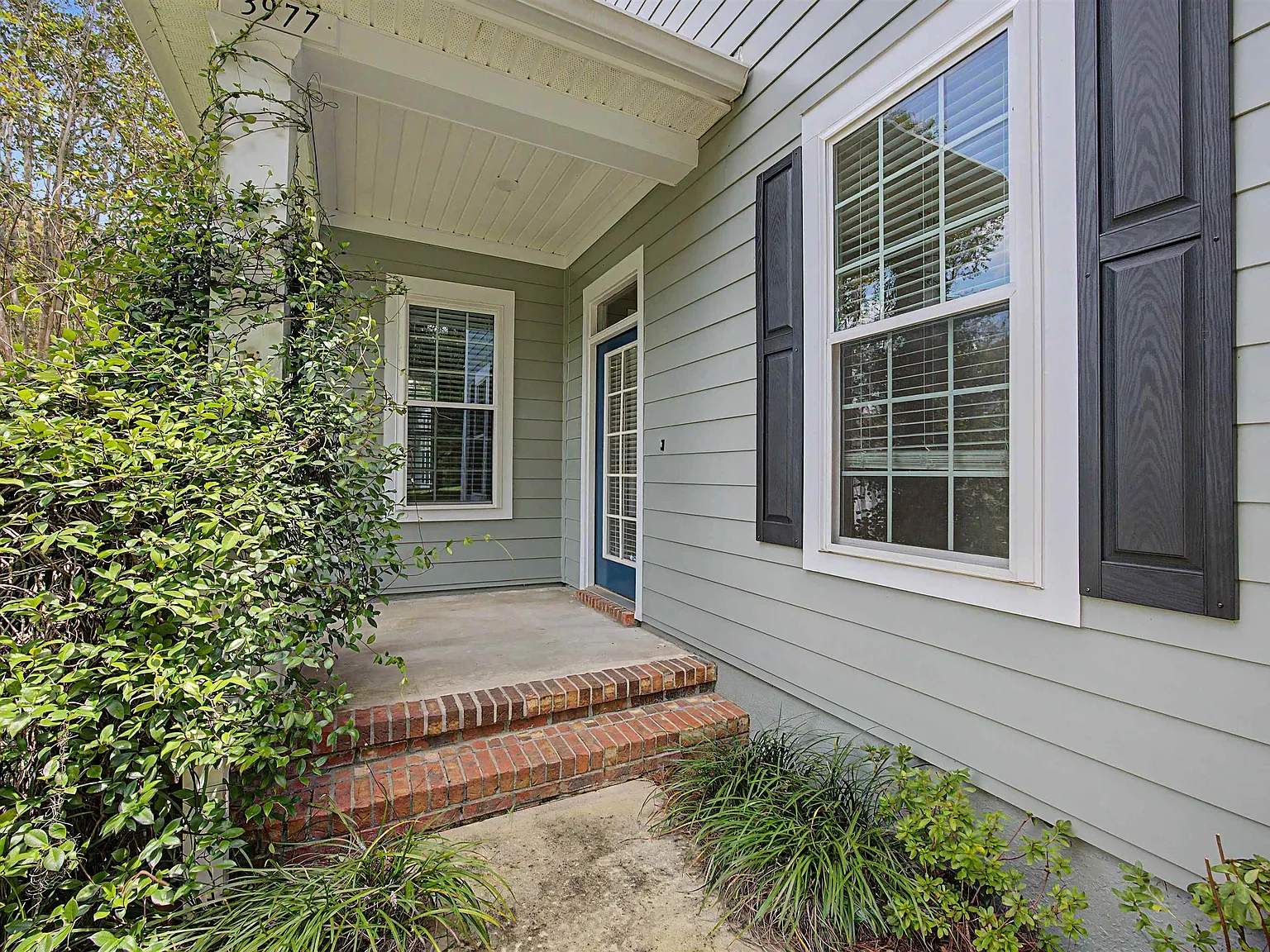 3 bed, 2.5 bath, 1483 sqft, $2,095 — Photo 2